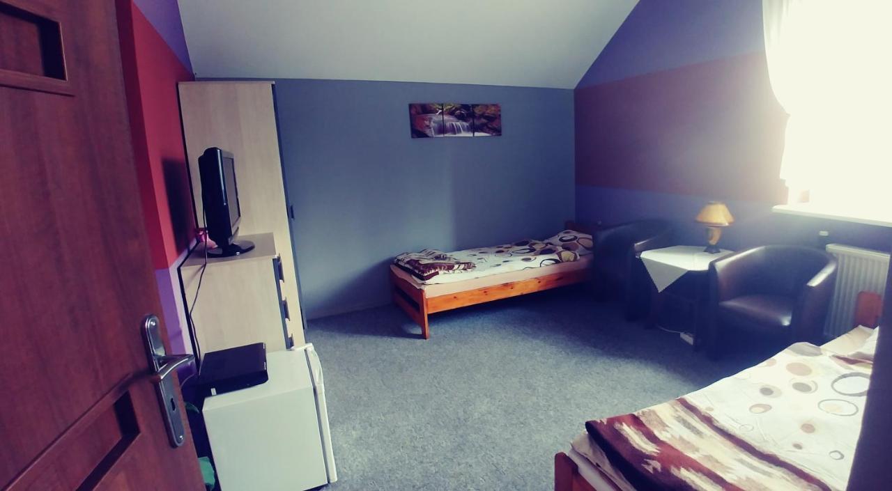 Osrodek Sportowo Wypoczynkowy Pustynia Hostel Dębica Buitenkant foto