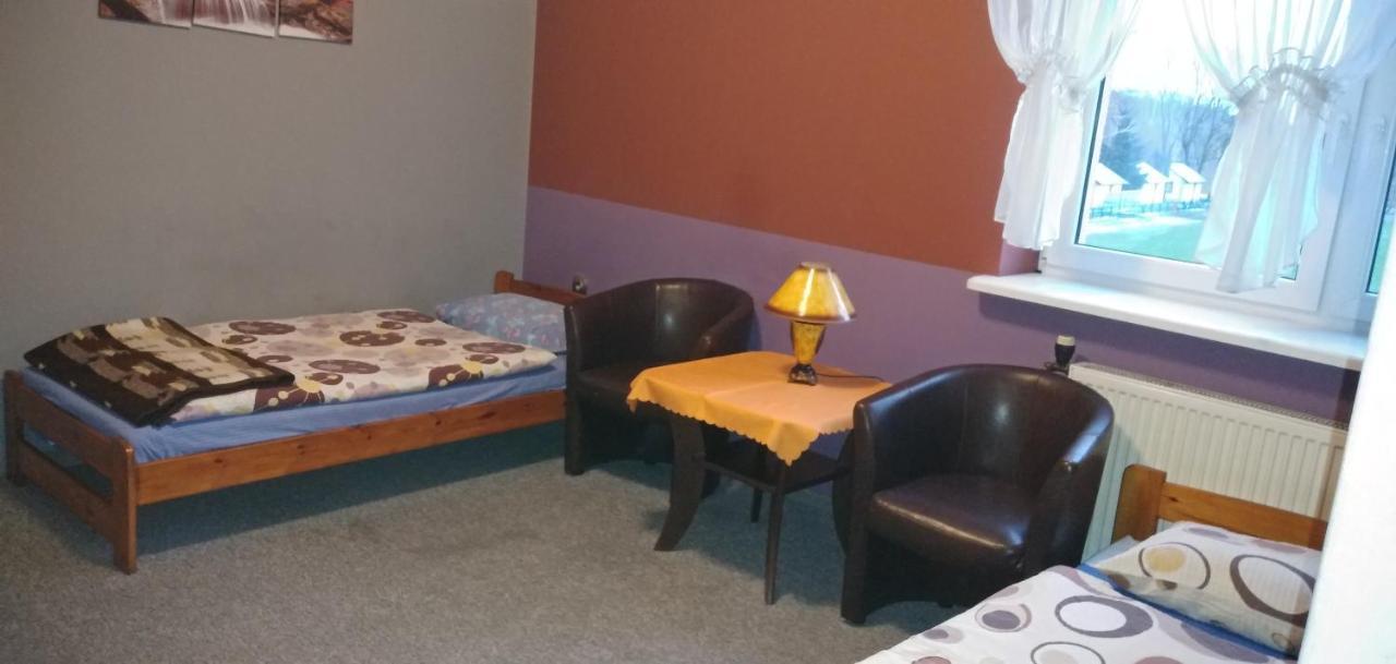 Osrodek Sportowo Wypoczynkowy Pustynia Hostel Dębica Buitenkant foto
