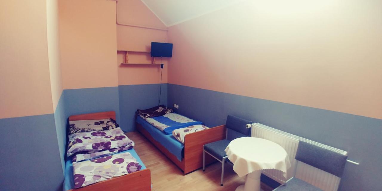 Osrodek Sportowo Wypoczynkowy Pustynia Hostel Dębica Buitenkant foto